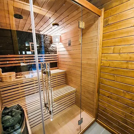 Mountain Hawk Park Villa *