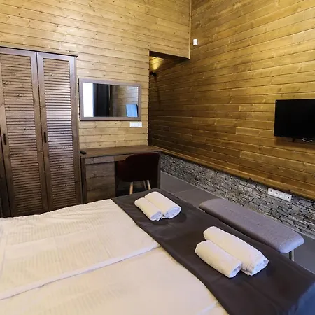 Mountain Hawk Park Villa