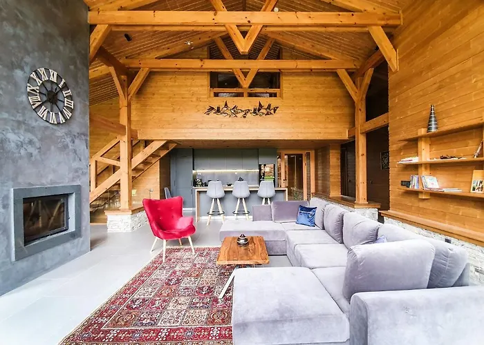 Mountain Hawk Park Villa *