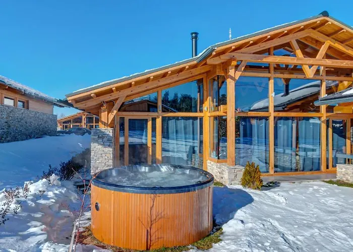 Mountain Hawk Park Villa *