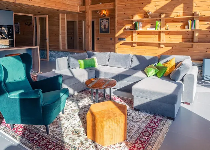 Mountain Hawk Park Villa