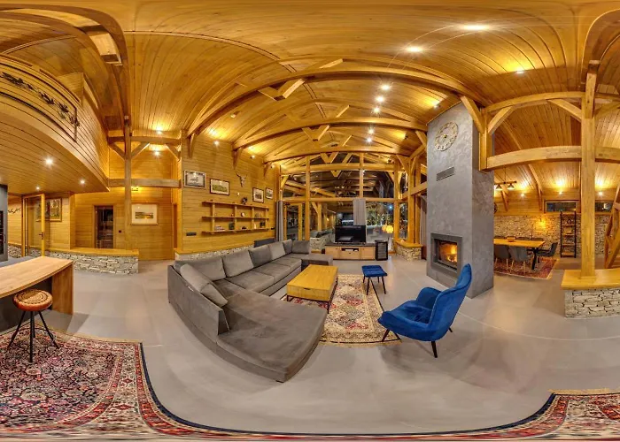 Mountain Hawk Park Villa *