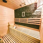Mountain Hawk Park Villa *