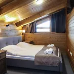 Mountain Hawk Park Villa *