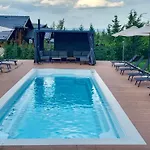 Mountain Hawk Park Villa *