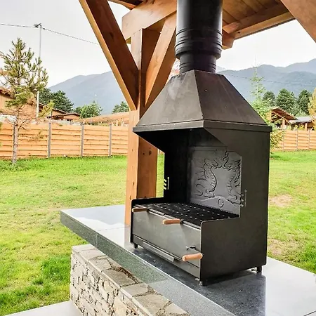 Луксозна вила Mountain Hawk Park