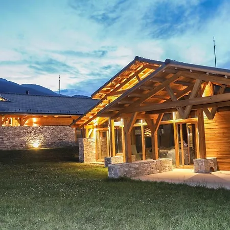 Mountain Hawk Park Villa *