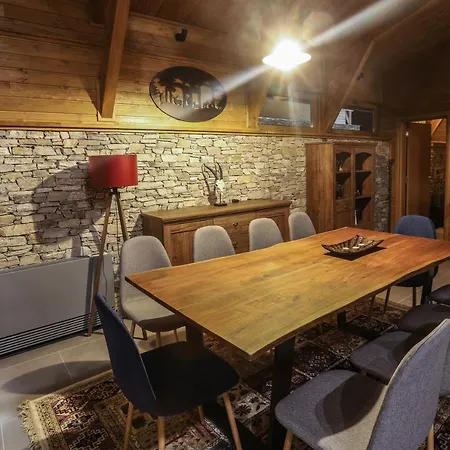 Луксозна вила Mountain Hawk Park *