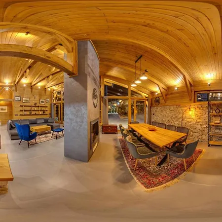 Mountain Hawk Park 반스코