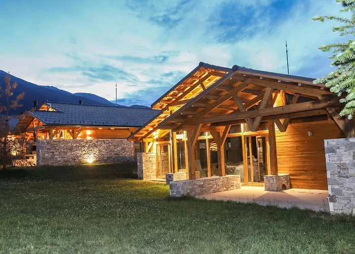 Mountain Hawk Park Villa *