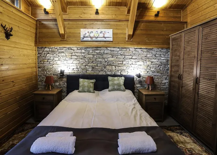 Mountain Hawk Park 반스코