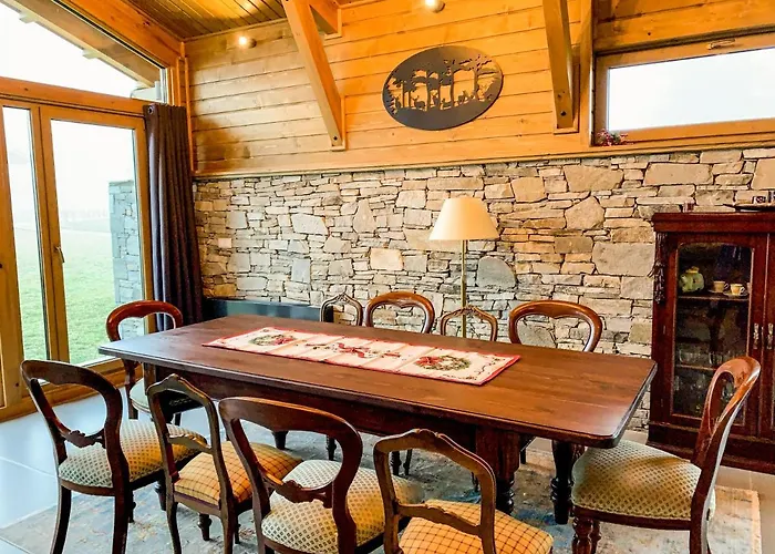 Mountain Hawk Park * 班斯科