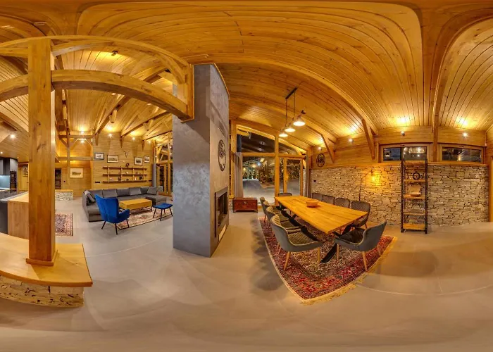 Mountain Hawk Park 반스코